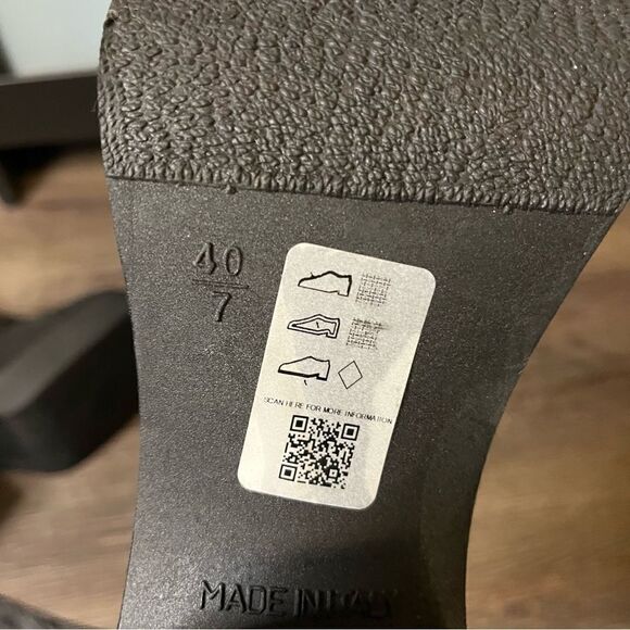 ASOS DESIGN Elevate lace up canvas boot in black - Picture 13 of 15